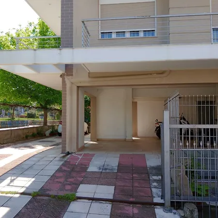Elpida's 1 Private Parking Apartment Thessaloniki