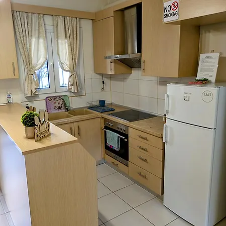 Elpida's 1 Private Parking Apartment