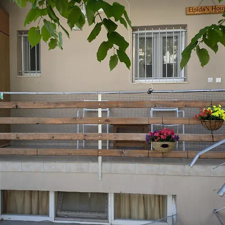 Elpida's 1 Private Parking Thessaloniki